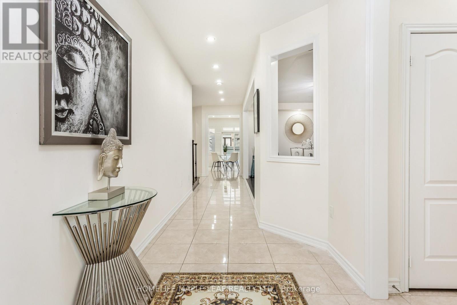 Photo 7 of 11 Cloverhaven Road, Brampton ON