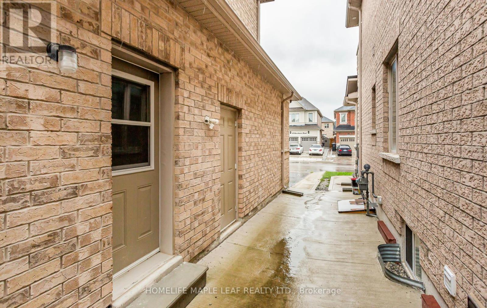 Photo 29 of 11 Cloverhaven Road, Brampton ON