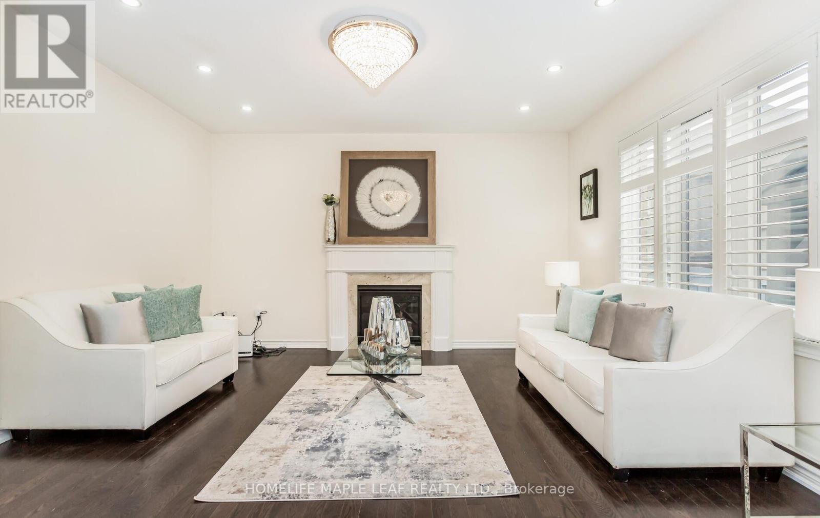 Photo 35 of 11 Cloverhaven Road, Brampton ON