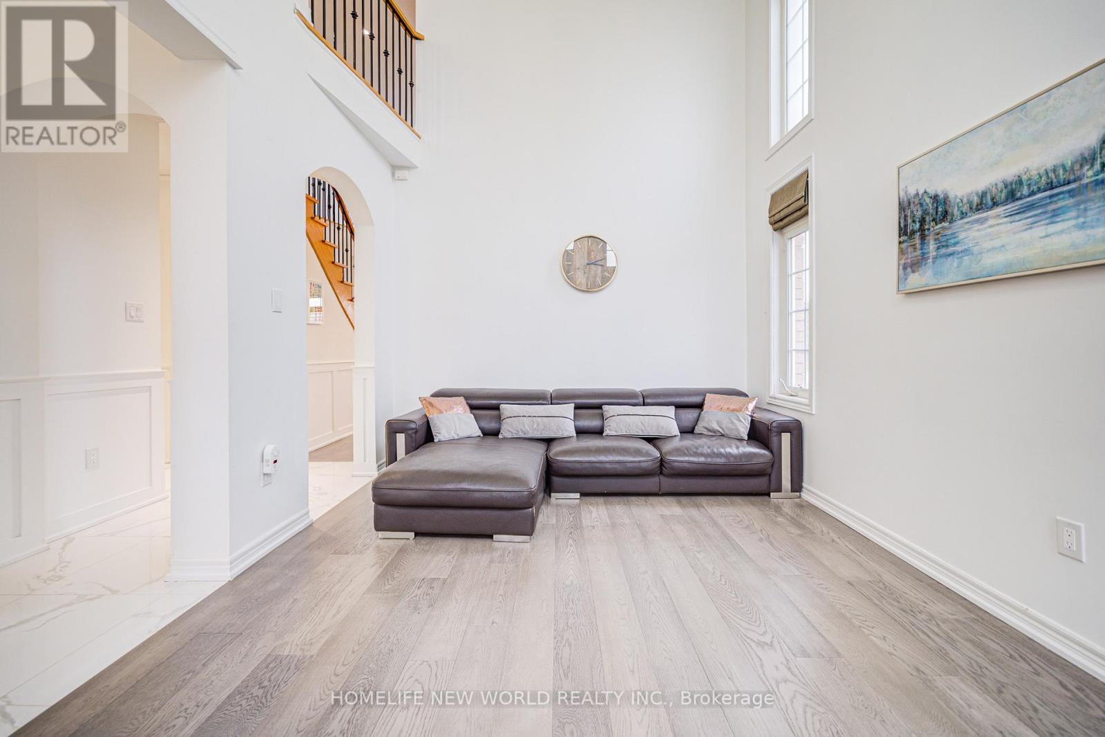 Photo 17 of 46 Teal Crescent, Vaughan ON