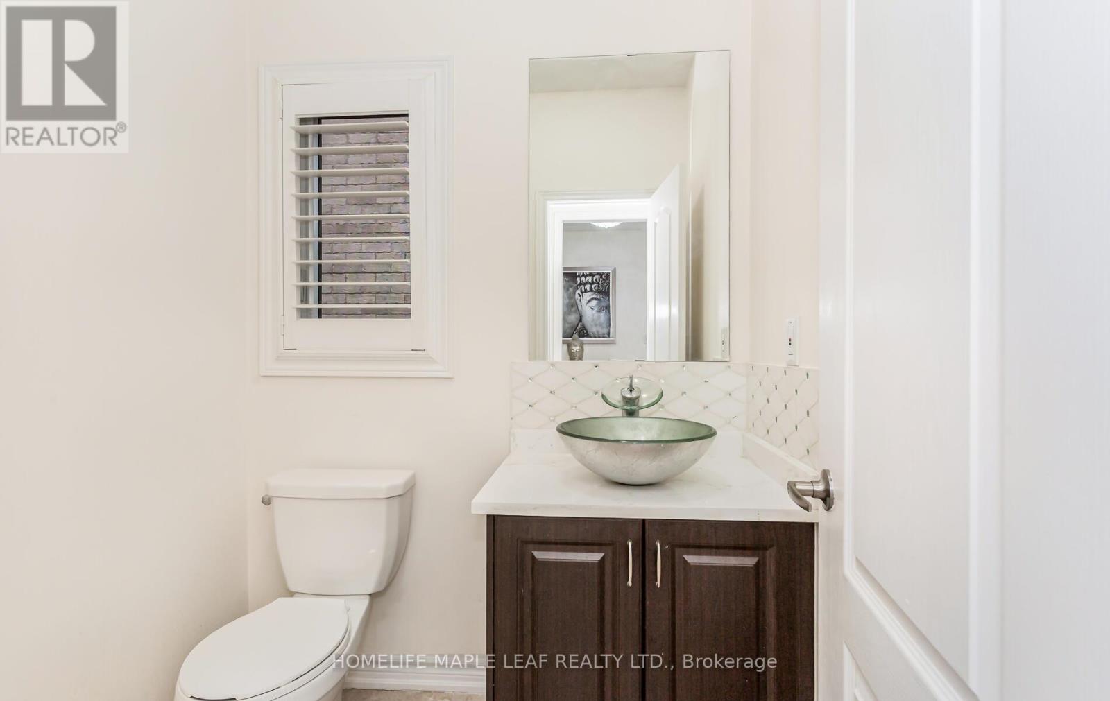 Photo 19 of 11 Cloverhaven Road, Brampton ON