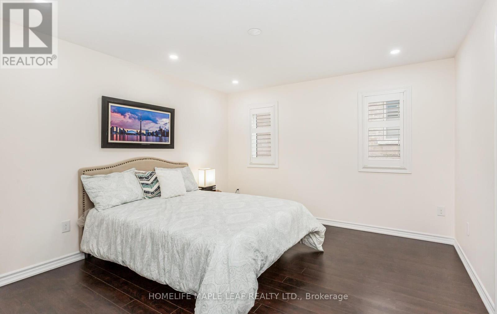 Photo 5 of 11 Cloverhaven Road, Brampton ON