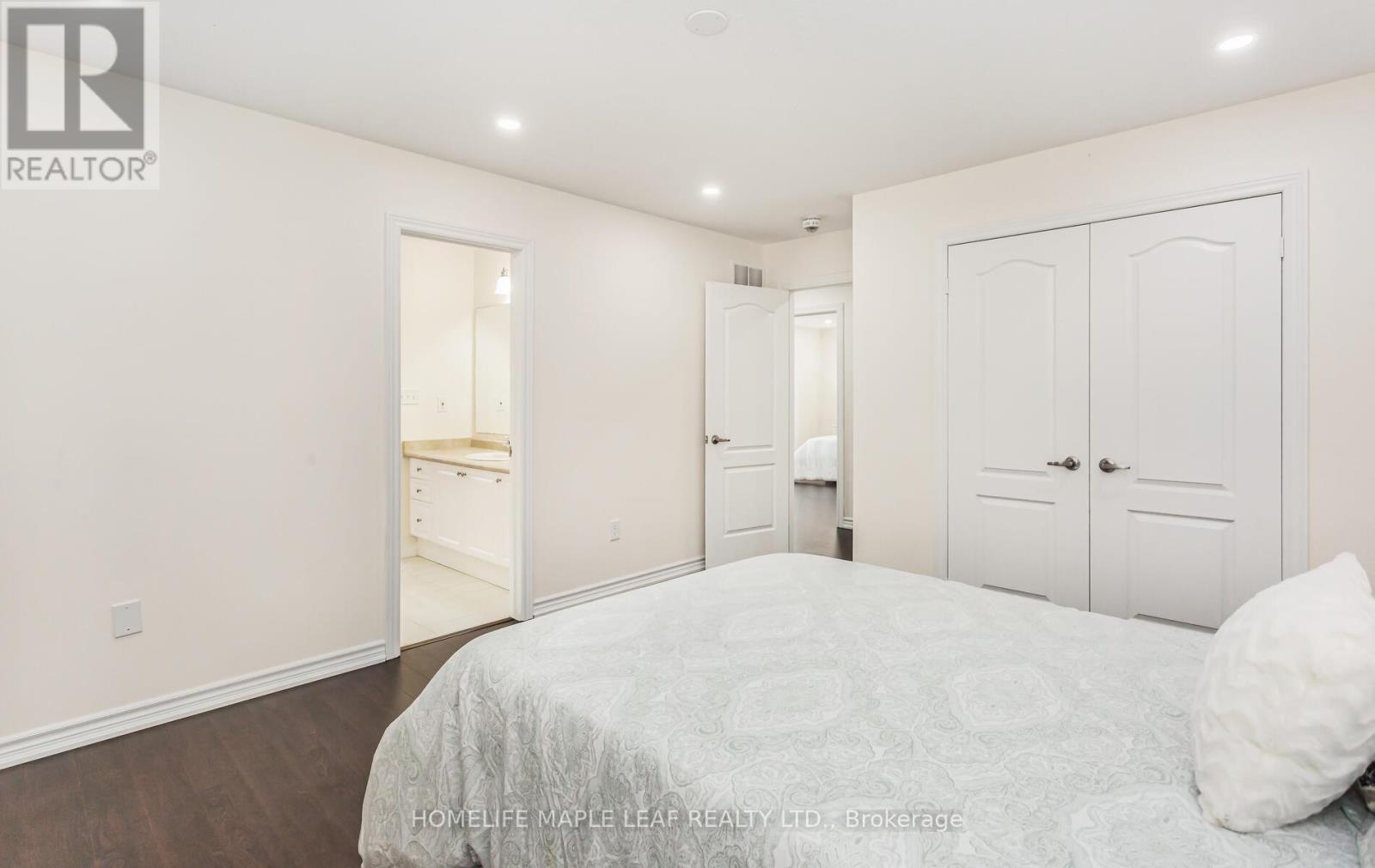Photo 46 of 11 Cloverhaven Road, Brampton ON