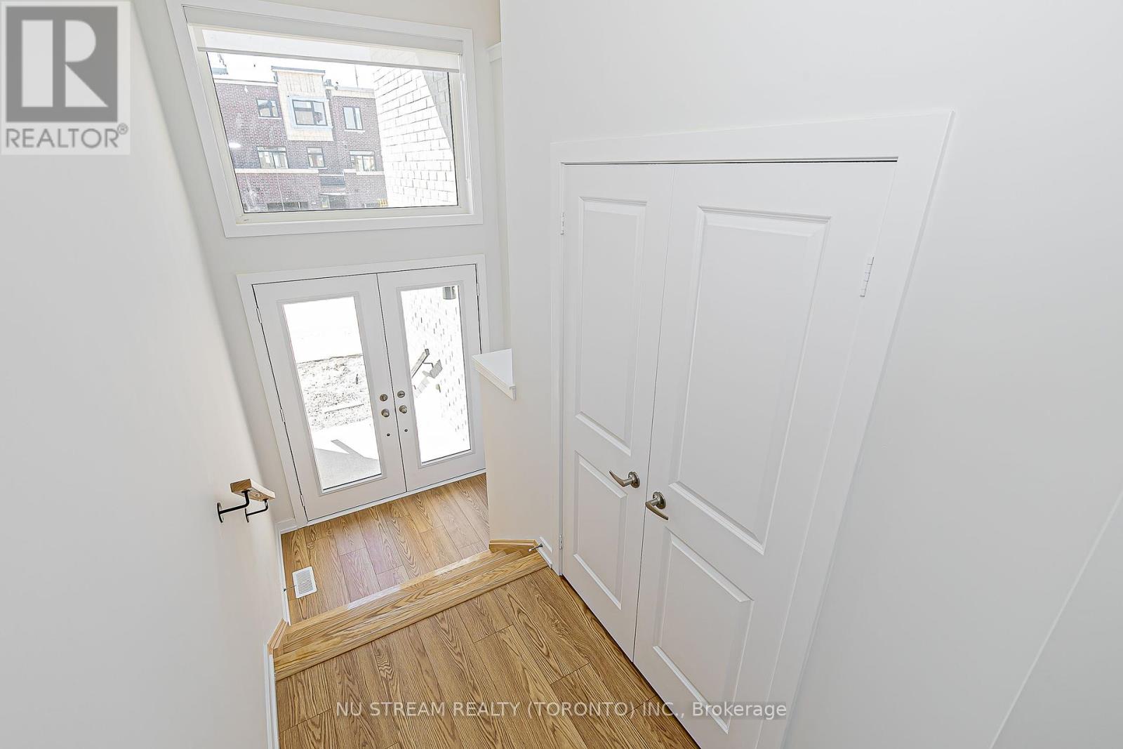 Photo 3 of 10 Danielle Moore Circle N, Toronto ON