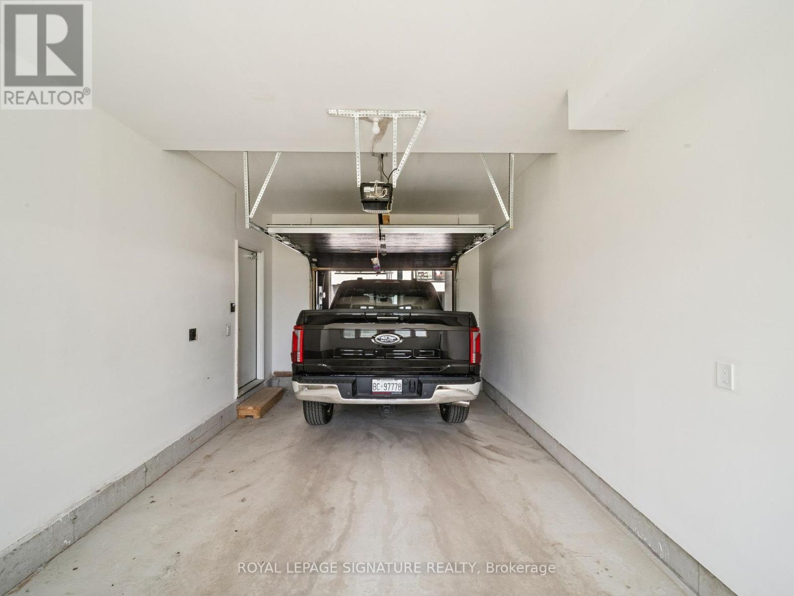 Photo 8 of 18 Bru Lor Lane, Orillia ON