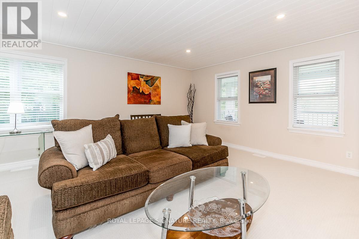 Photo 43 of 1032 Baseline Road, Gravenhurst ON