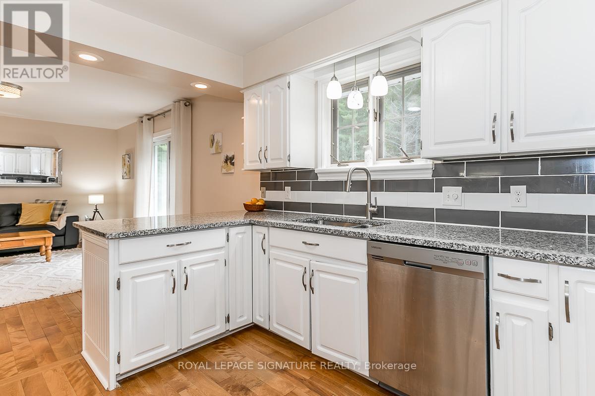 Photo 33 of 1032 Baseline Road, Gravenhurst ON