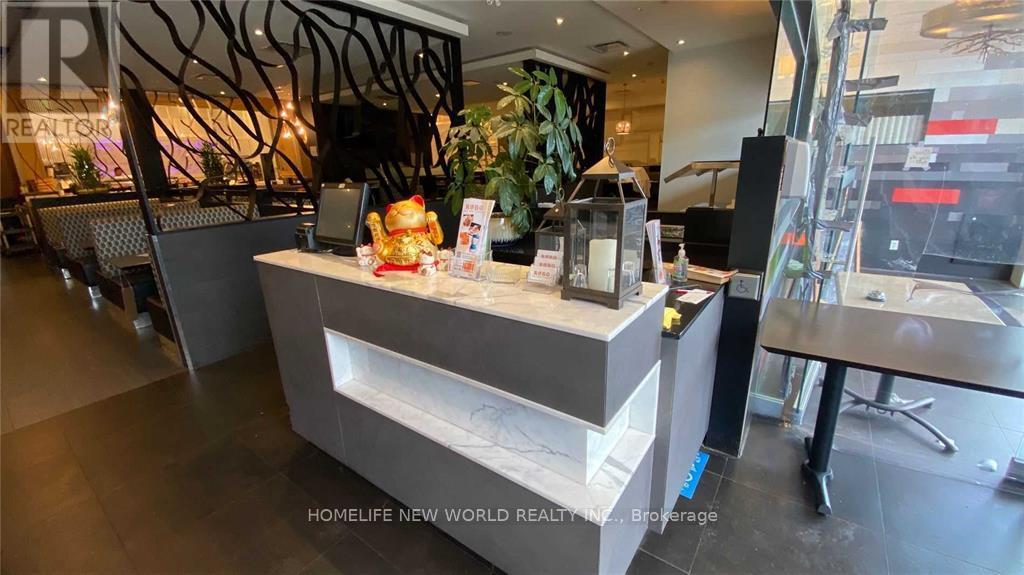 Photo 7 of 9 865 York Mills Road, Toronto ON