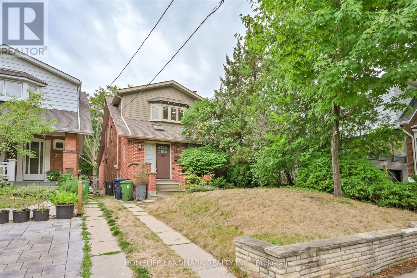 Photo 2 of 26 Birdsall Avenue, Toronto ON
