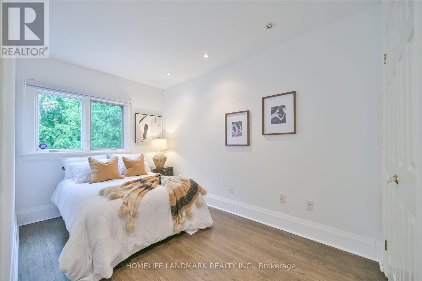 Photo 33 of 26 Birdsall Avenue, Toronto ON