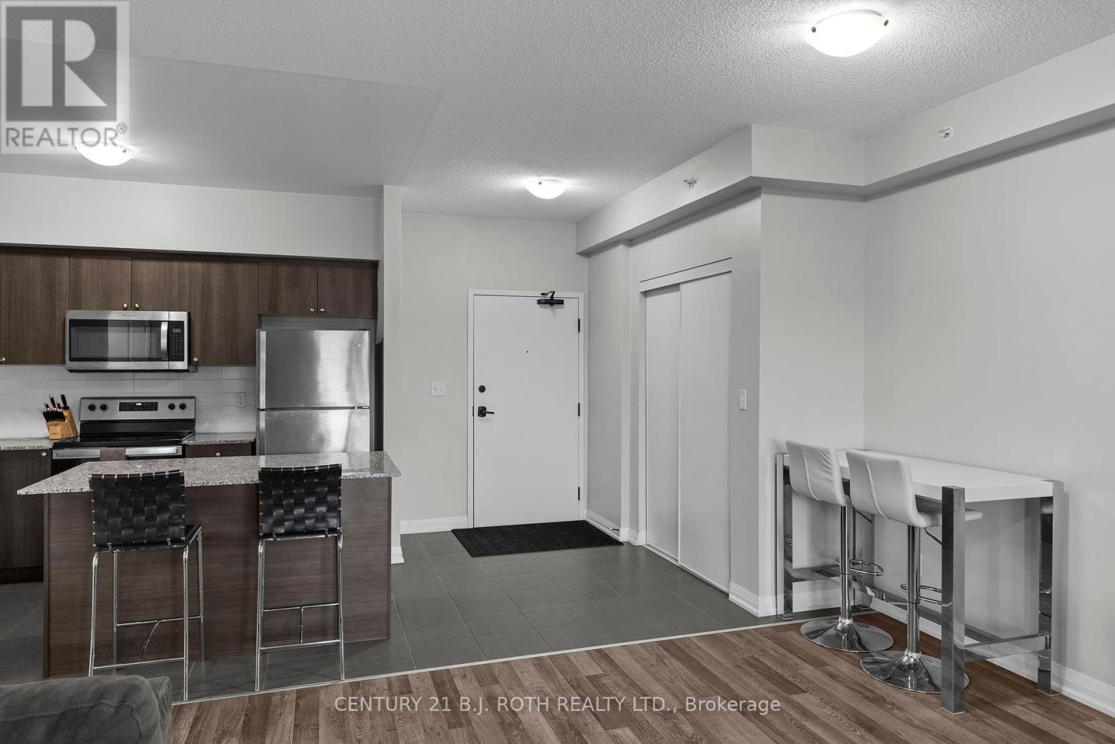 Photo 6 of 204 20 Koda Street, Barrie ON