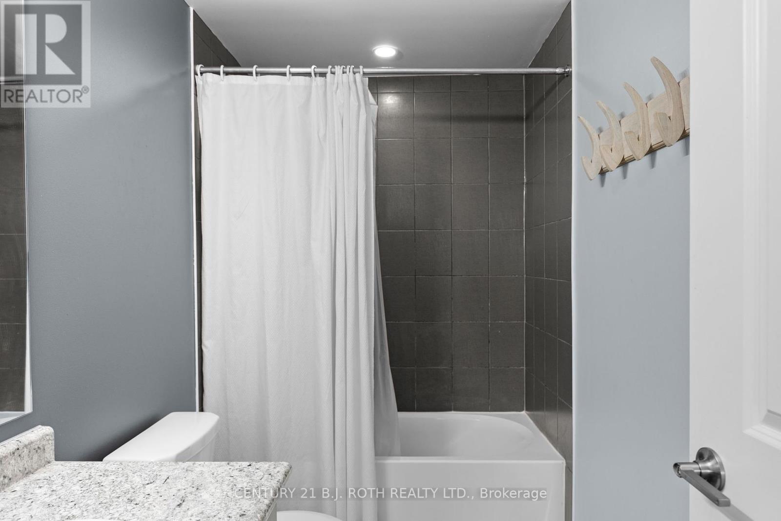 Photo 11 of 204 20 Koda Street, Barrie ON