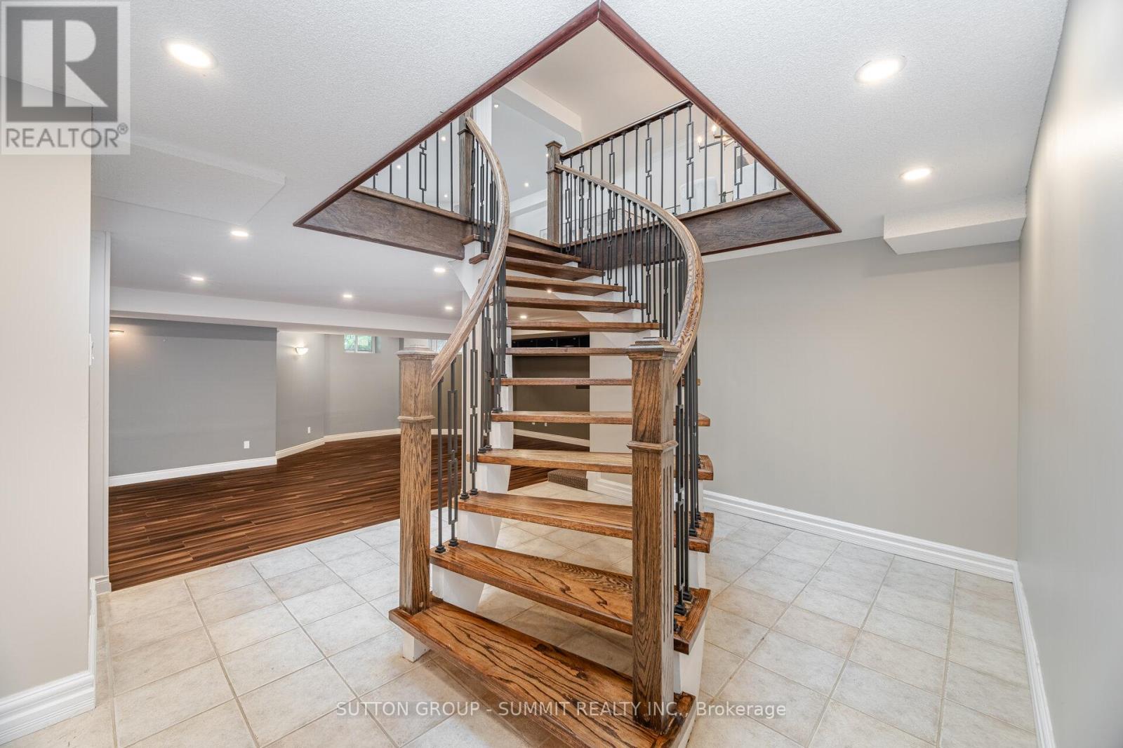 Photo 32 of 1195 Crestdale Road, Mississauga ON