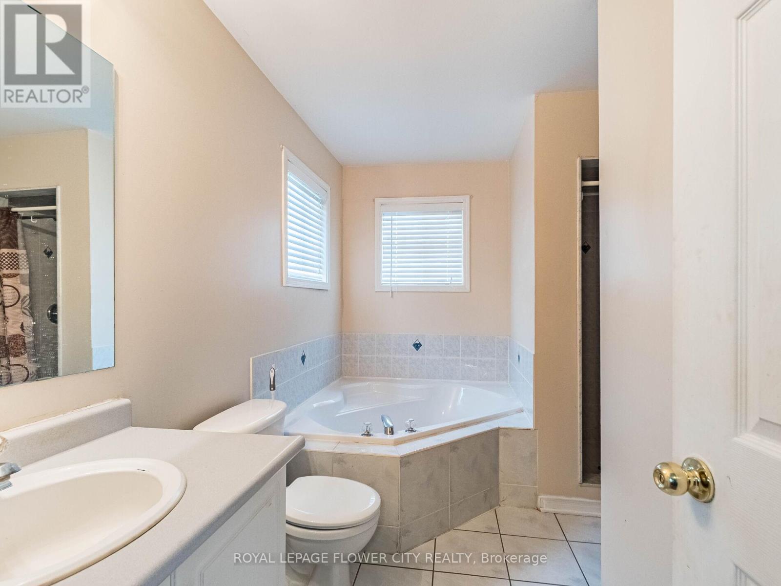 Photo 19 of 58 Pertosa Drive, Brampton ON