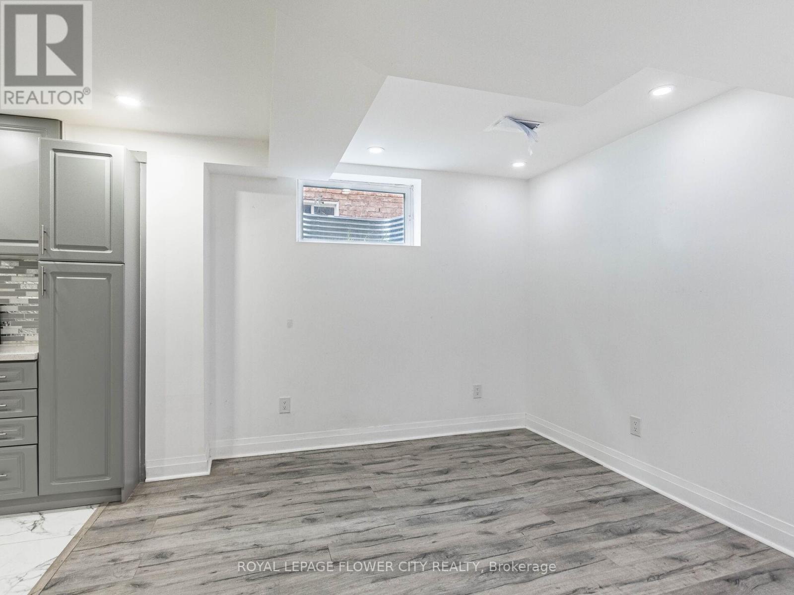Photo 35 of 58 Pertosa Drive, Brampton ON