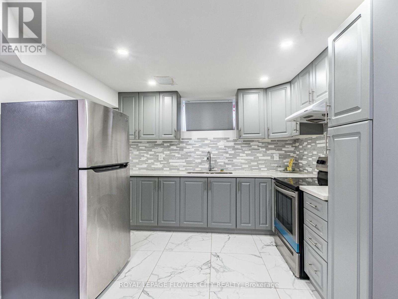 Photo 39 of 58 Pertosa Drive, Brampton ON