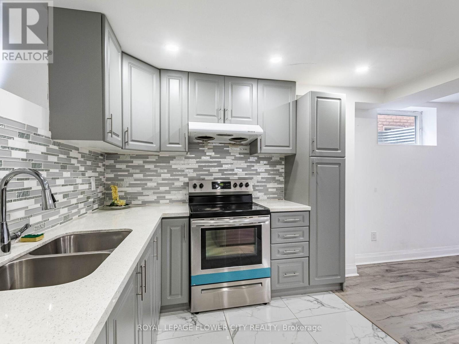 Photo 41 of 58 Pertosa Drive, Brampton ON