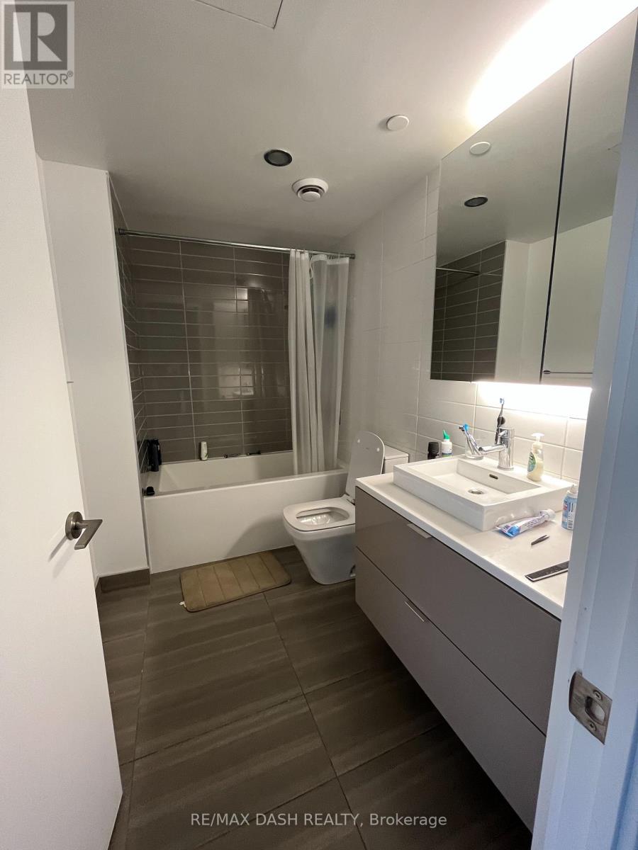 Photo 9 of 1203 170 Bayview Avenue, Toronto ON