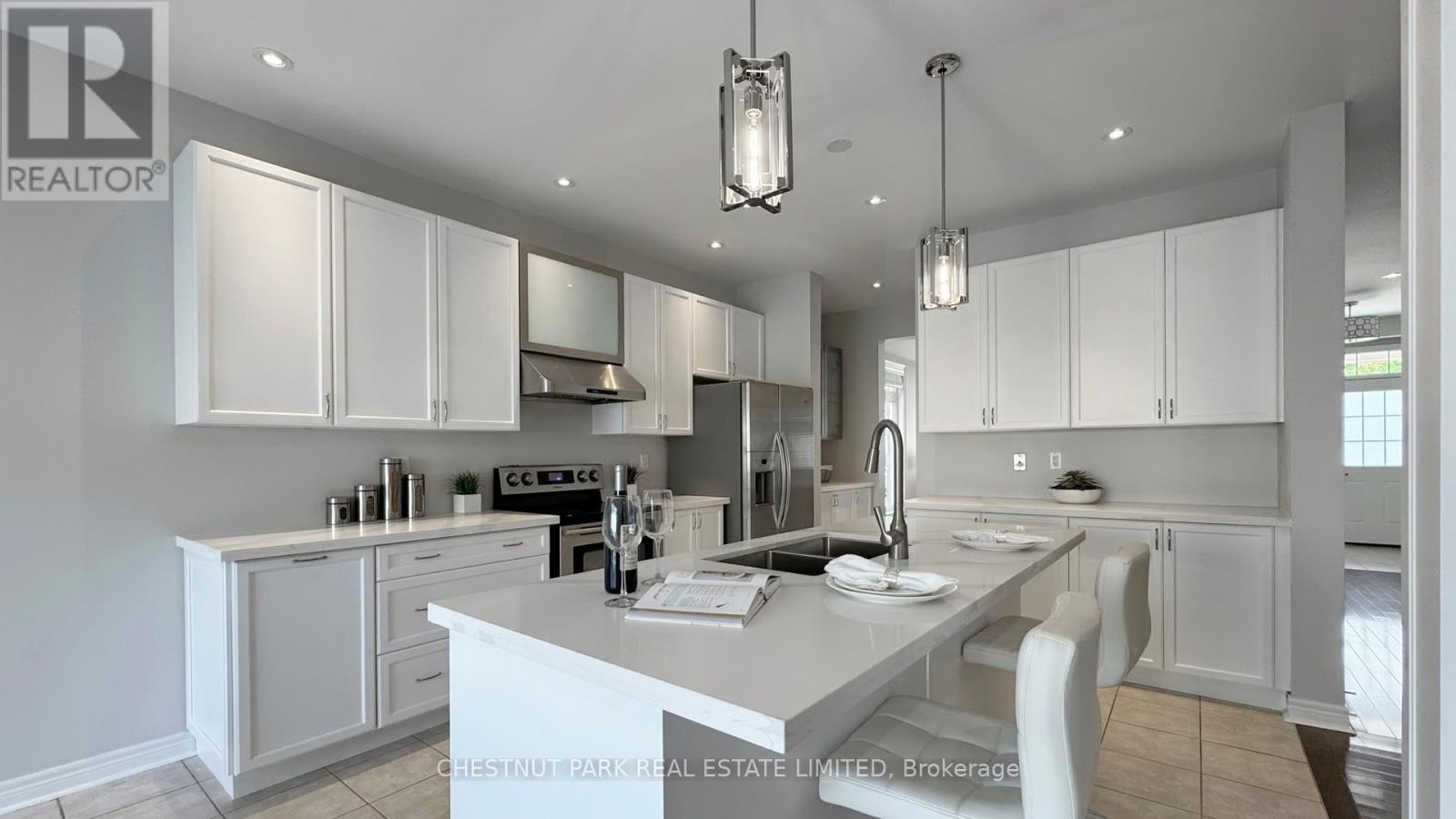 Photo 23 of 32 Arbour Drive, Markham ON