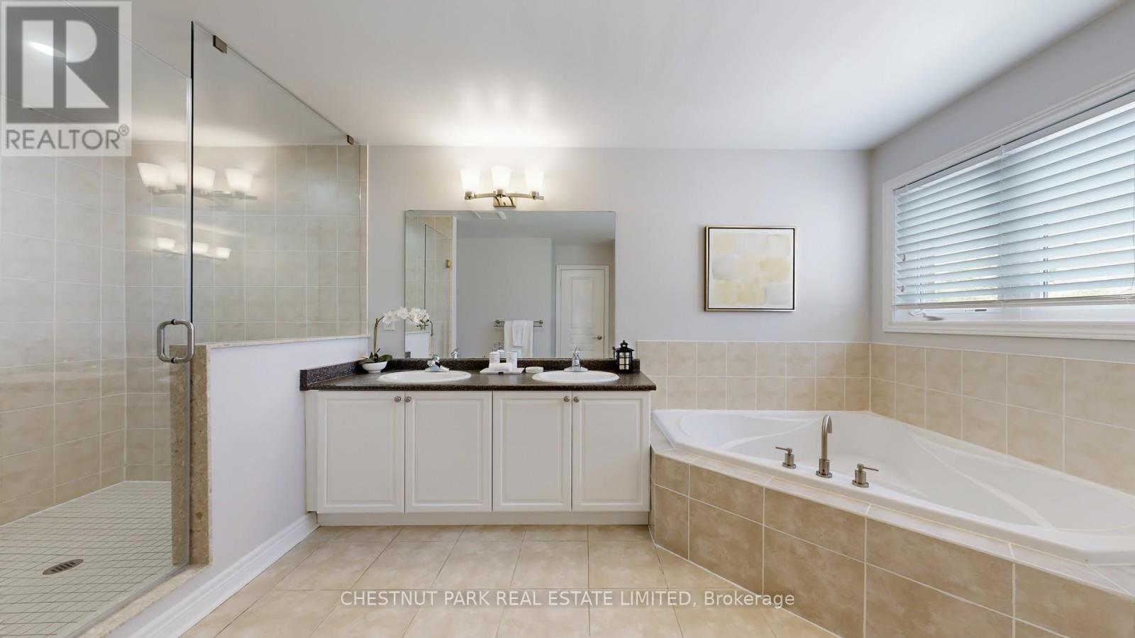 Photo 39 of 32 Arbour Drive, Markham ON