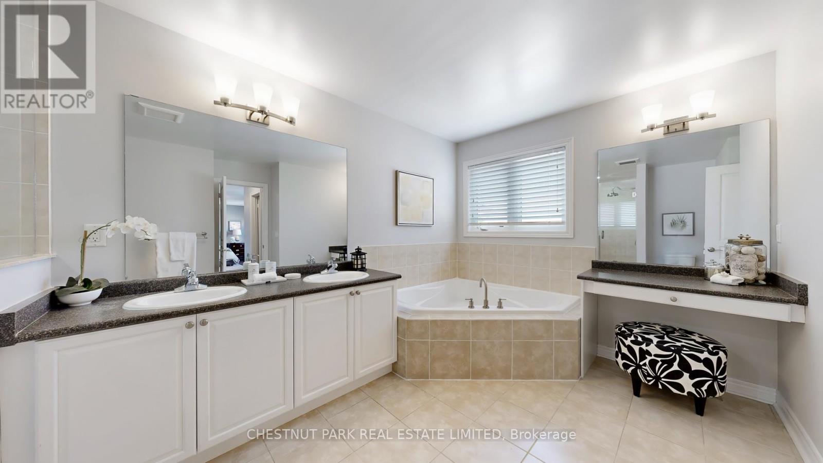 Photo 49 of 32 Arbour Drive, Markham ON