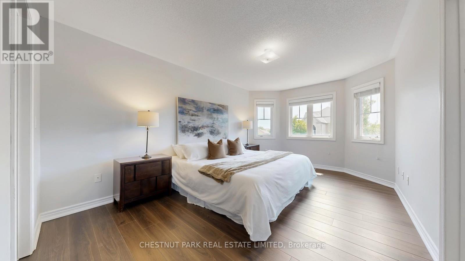 Photo 19 of 32 Arbour Drive, Markham ON