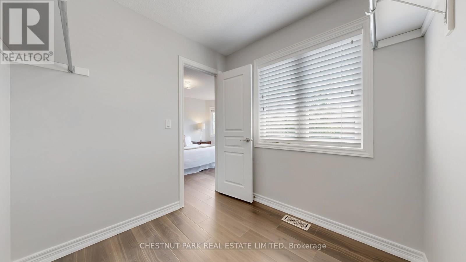 Photo 21 of 32 Arbour Drive, Markham ON