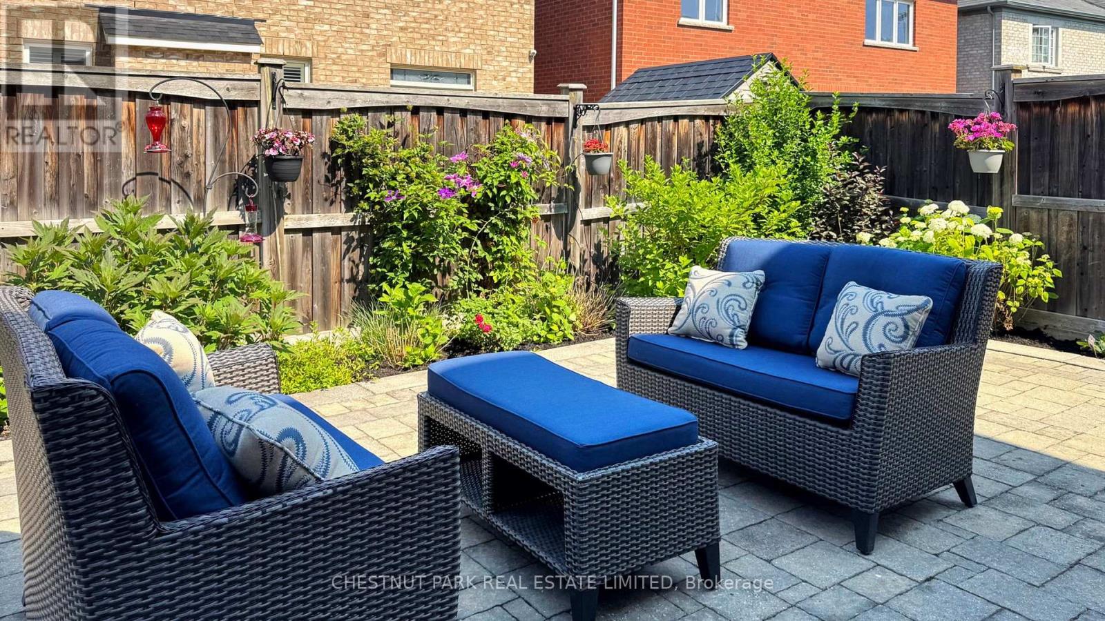 Photo 5 of 32 Arbour Drive, Markham ON