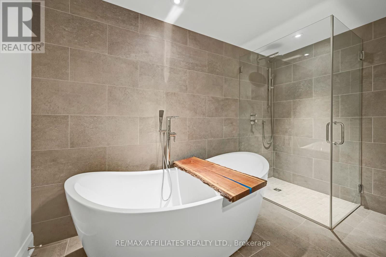 Photo 40 of 205 Westar Farm Way, Ottawa ON