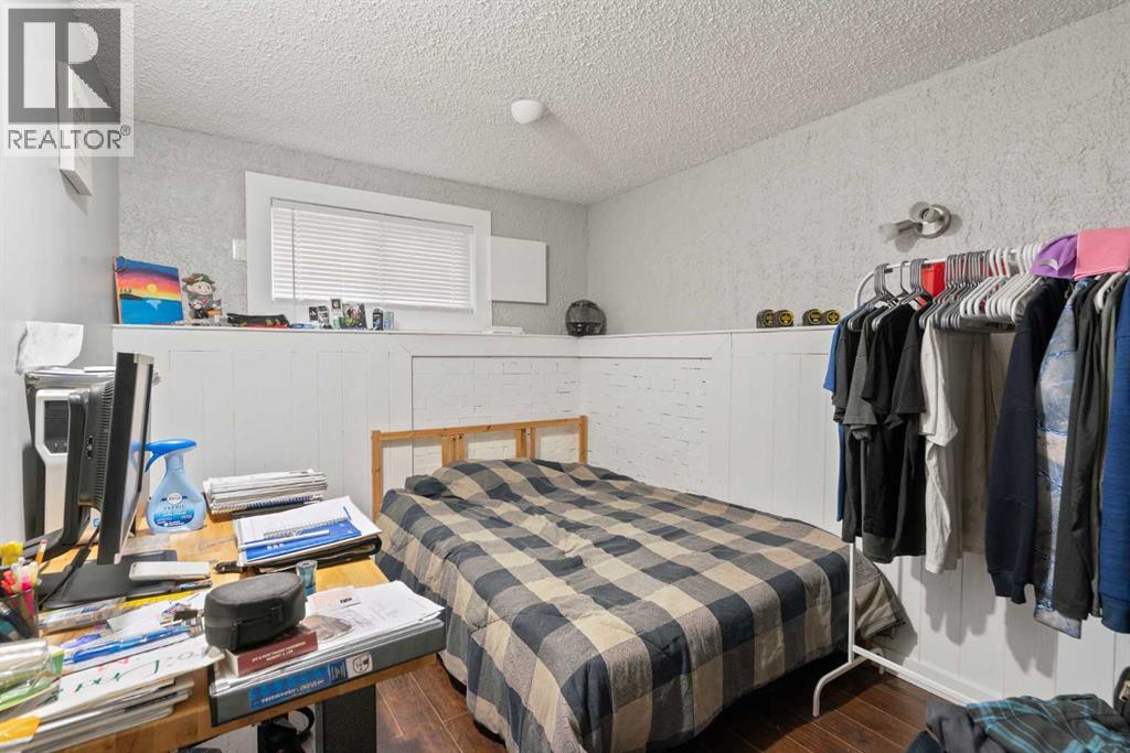 Single Family House 4 Level for Sale in  Rundlelawn Road NE Rundle Calgary 