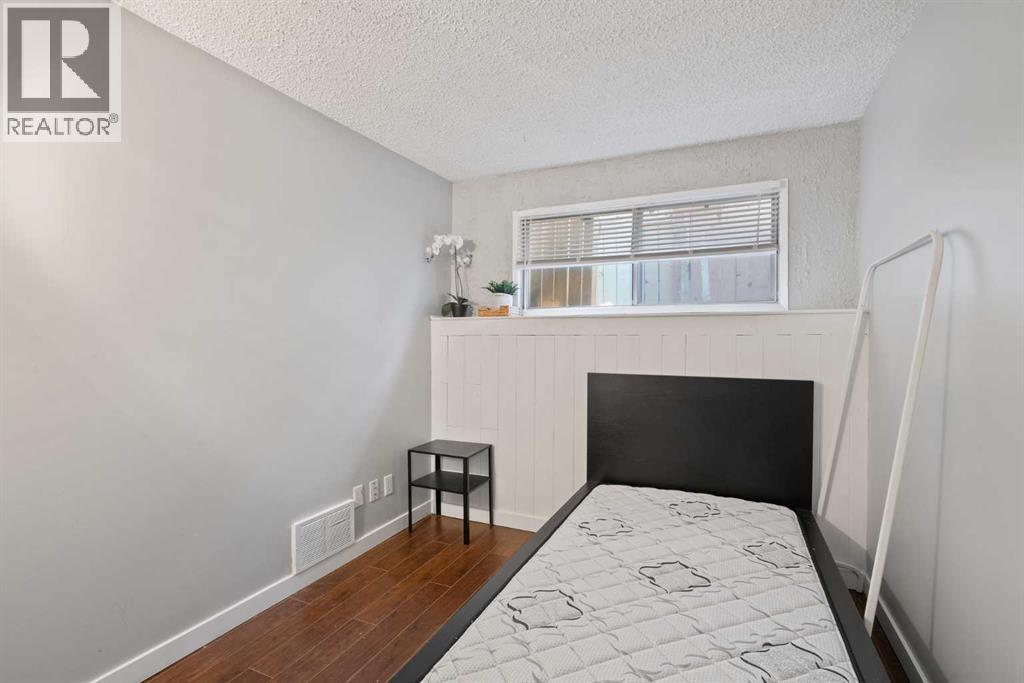 Single Family House 4 Level for Sale in  Rundlelawn Road NE Rundle Calgary 
