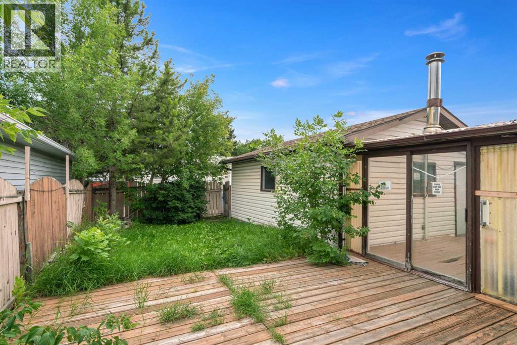 Single Family House 4 Level for Sale in  Rundlelawn Road NE Rundle Calgary 