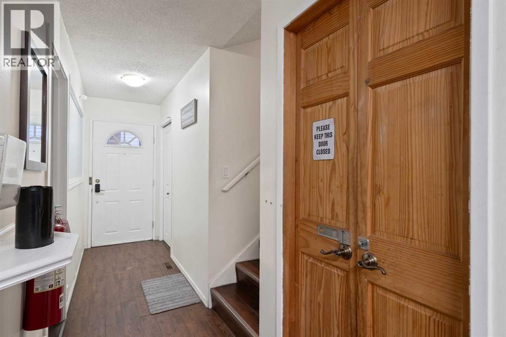 Single Family House 4 Level for Sale in  Rundlelawn Road NE Rundle Calgary 
