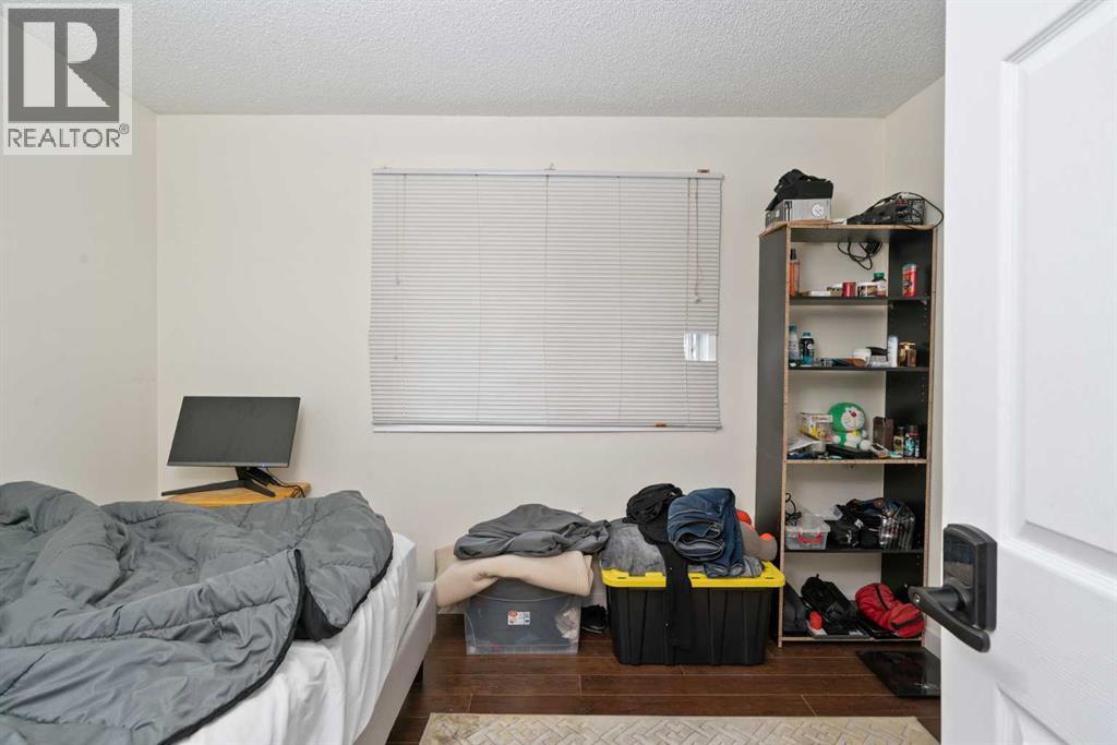 Single Family House 4 Level for Sale in  Rundlelawn Road NE Rundle Calgary 