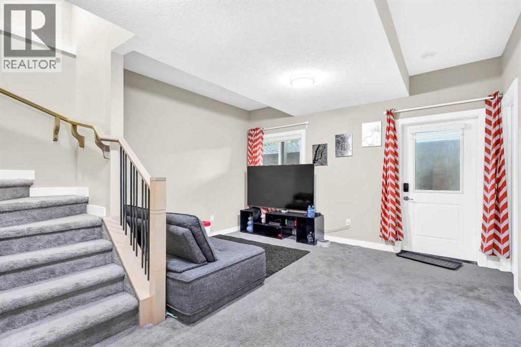 #2, 4519 bowness Road NW, Calgary, Alberta