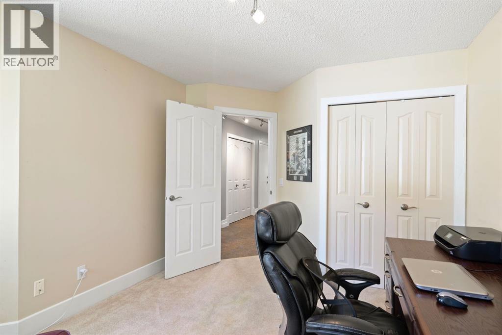 Photo 5 of 70 Mt Douglas Villas Se, Calgary AB