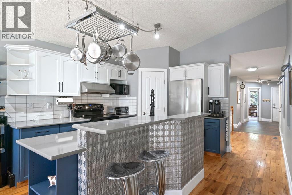 Photo 9 of 70 Mt Douglas Villas Se, Calgary AB