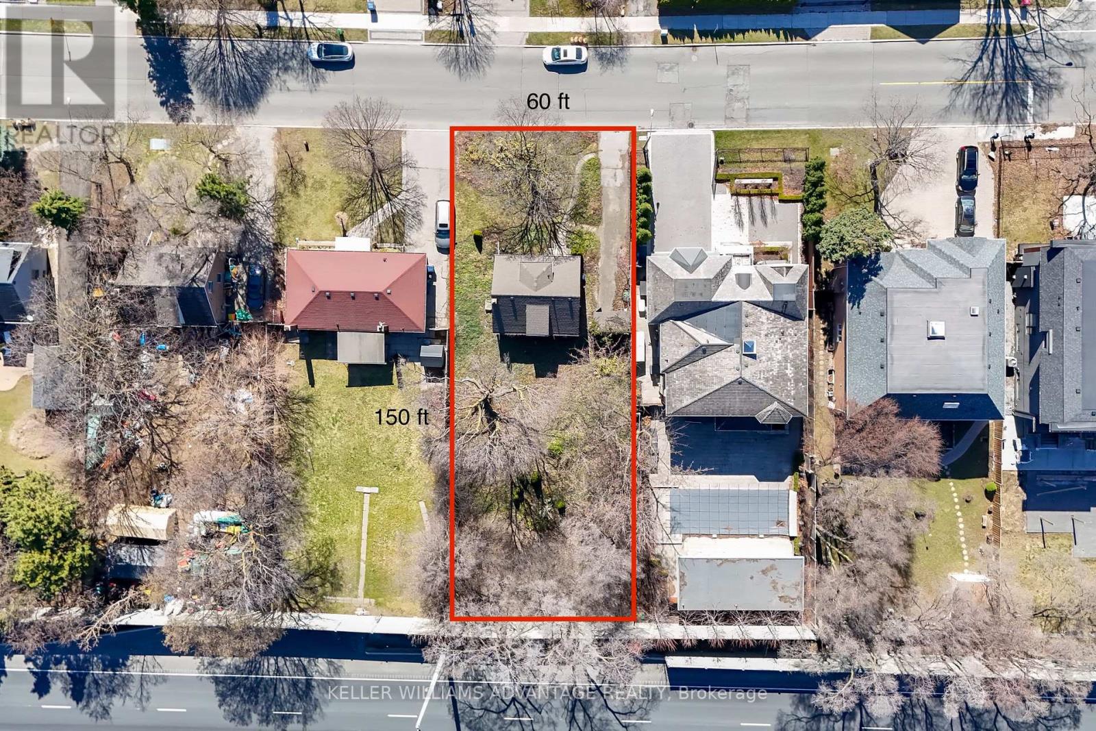Photo 13 of 144 Upper Canada Drive N, Toronto ON