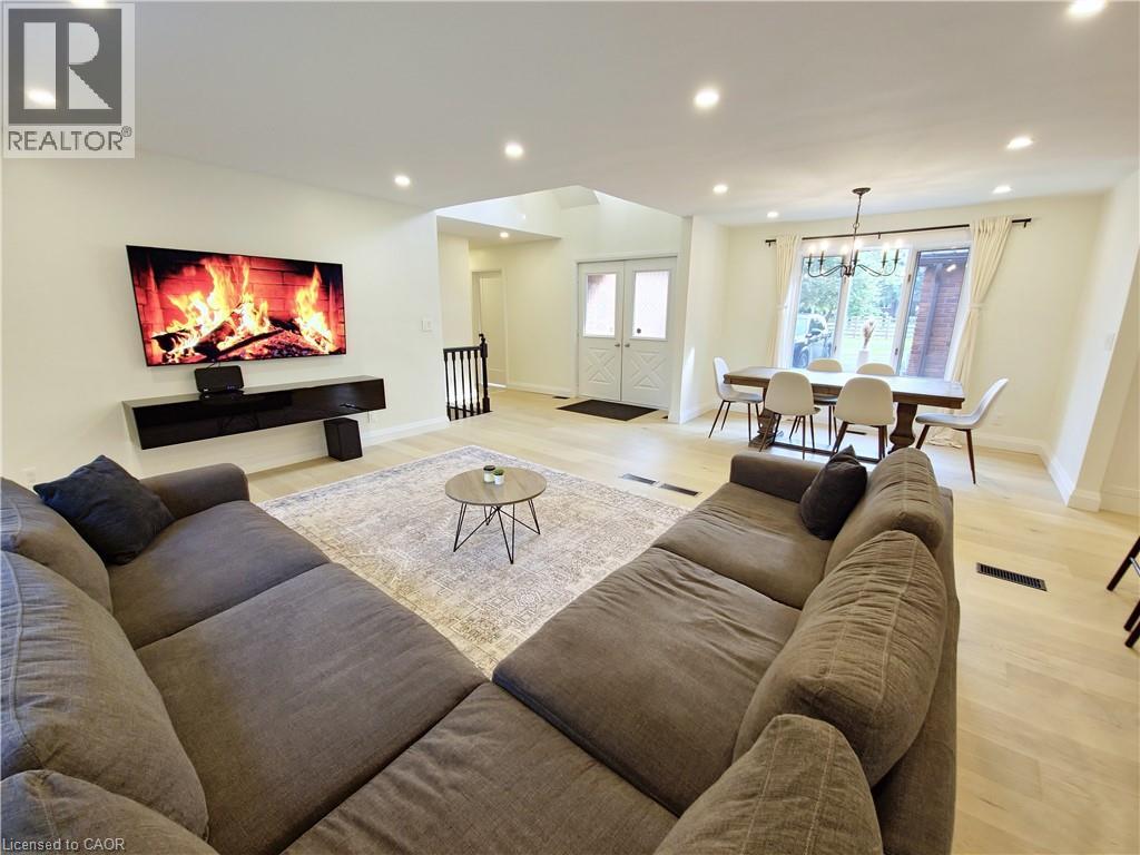 Photo 2 of 11719 Guelph Line, Milton ON