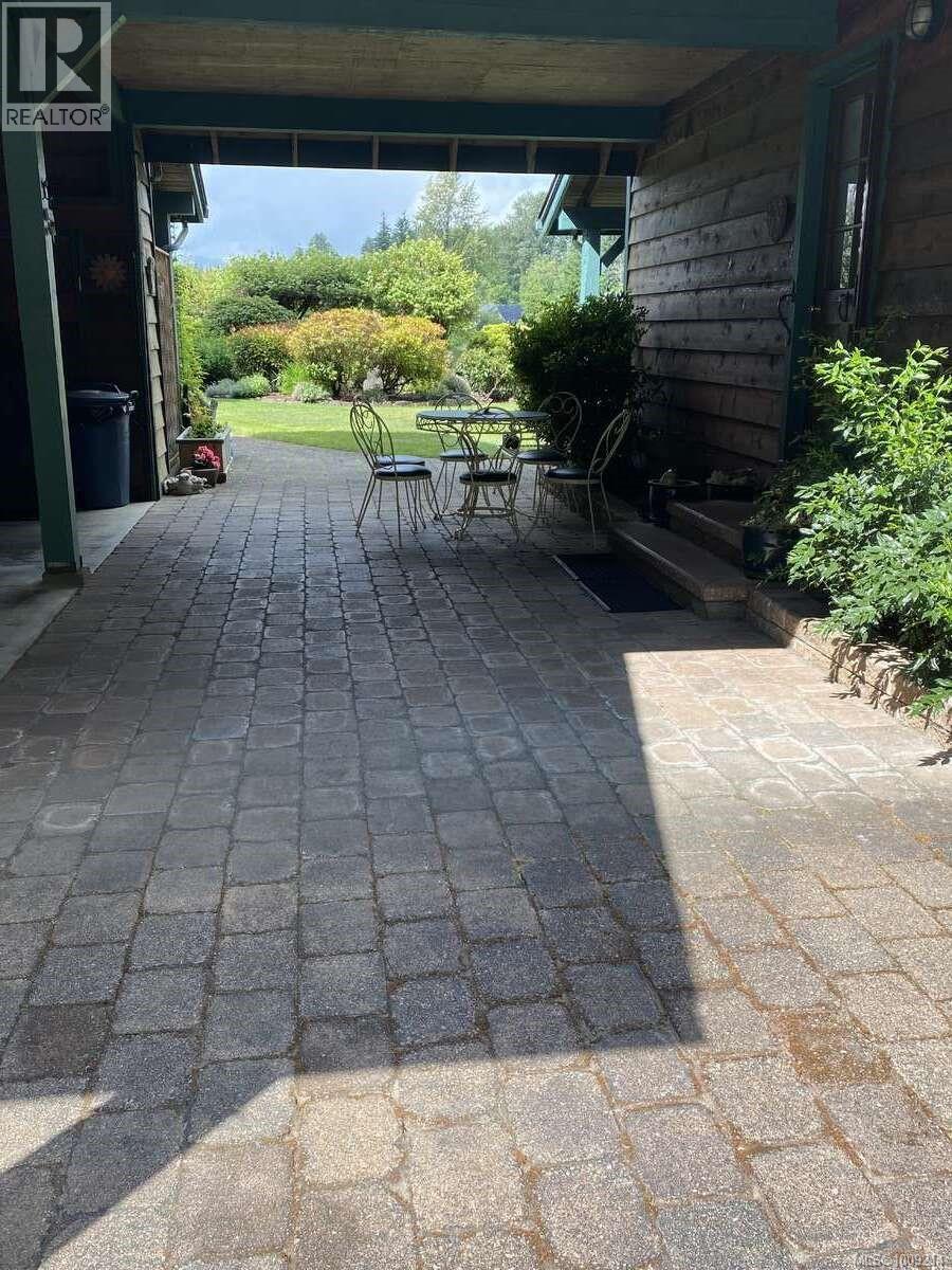 Photo 11 of 9386 Martin Park Dr, Black Creek BC