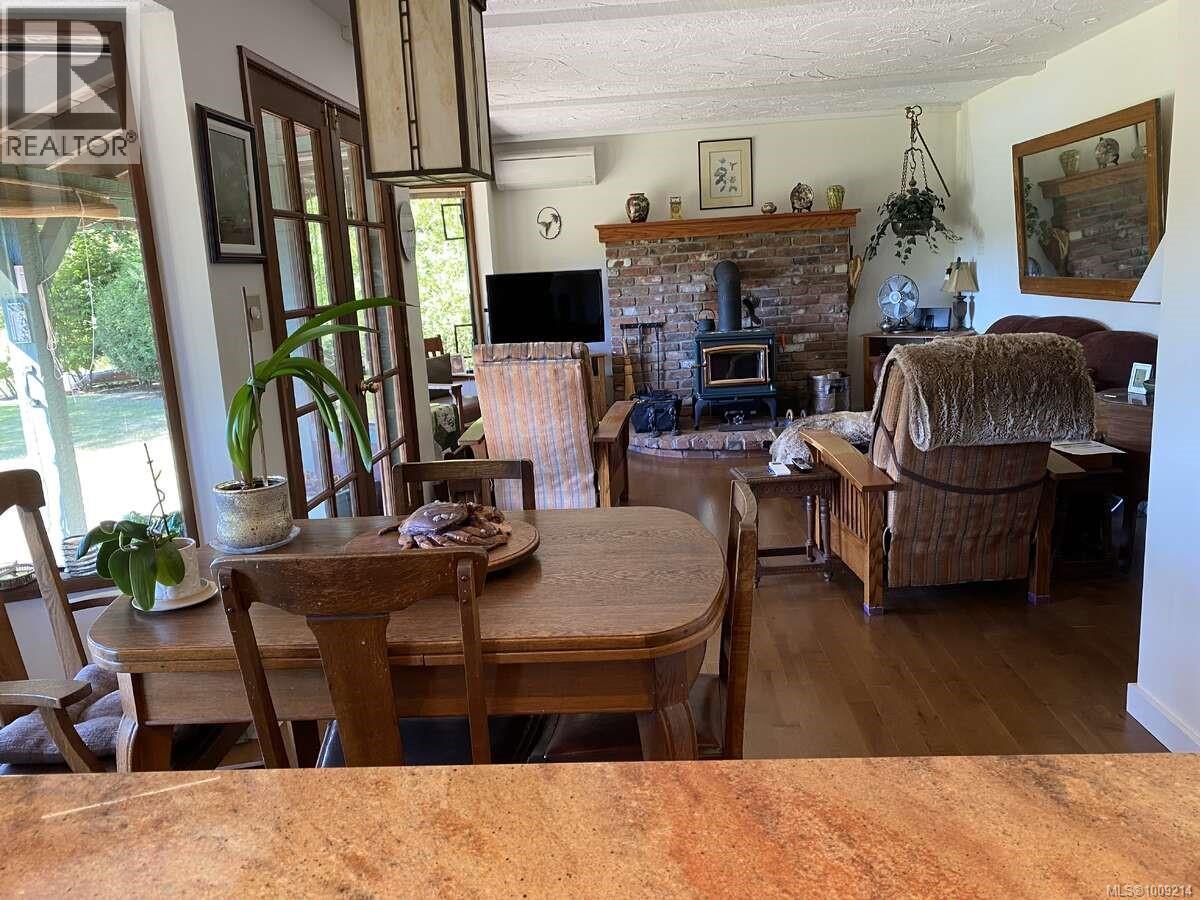 Photo 25 of 9386 Martin Park Dr, Black Creek BC