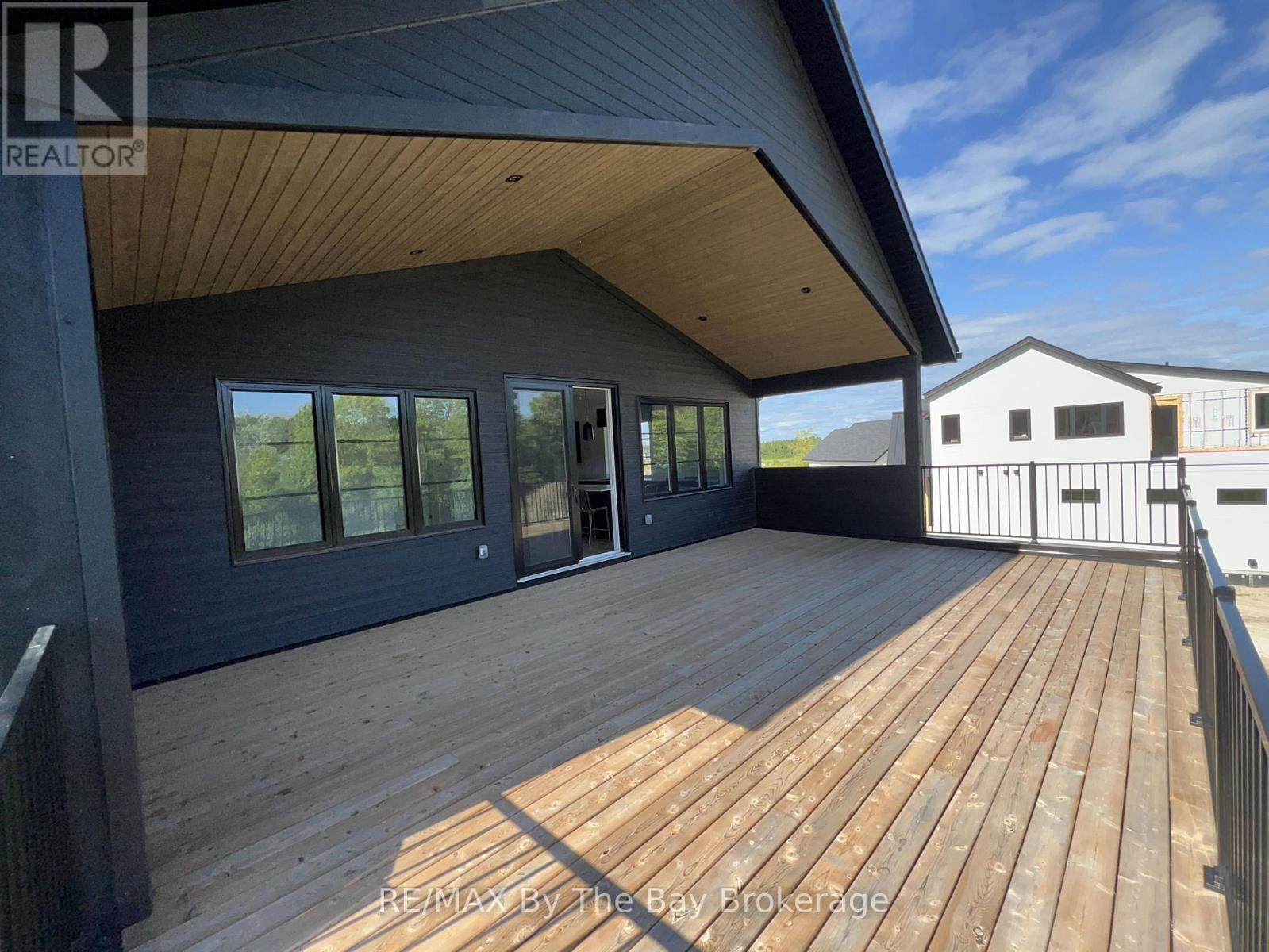 Photo 6 of 14 Raintree Court, Clearview ON