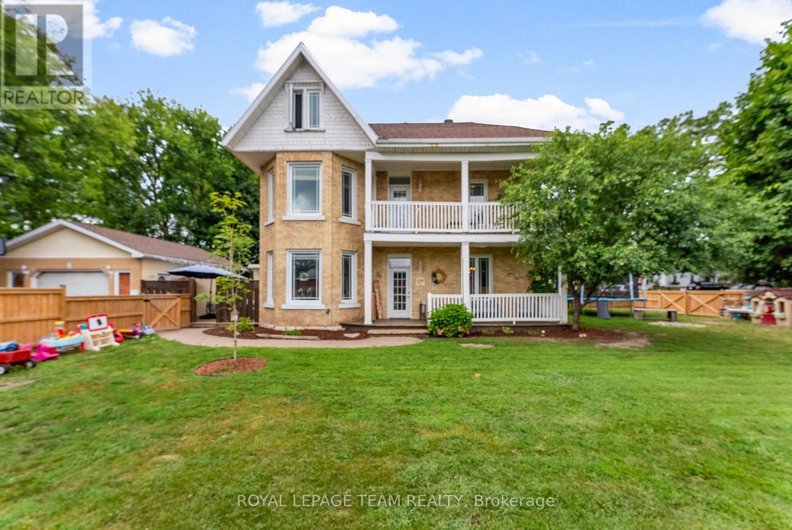 Photo 11 of 174 Bruce Street, Renfrew ON