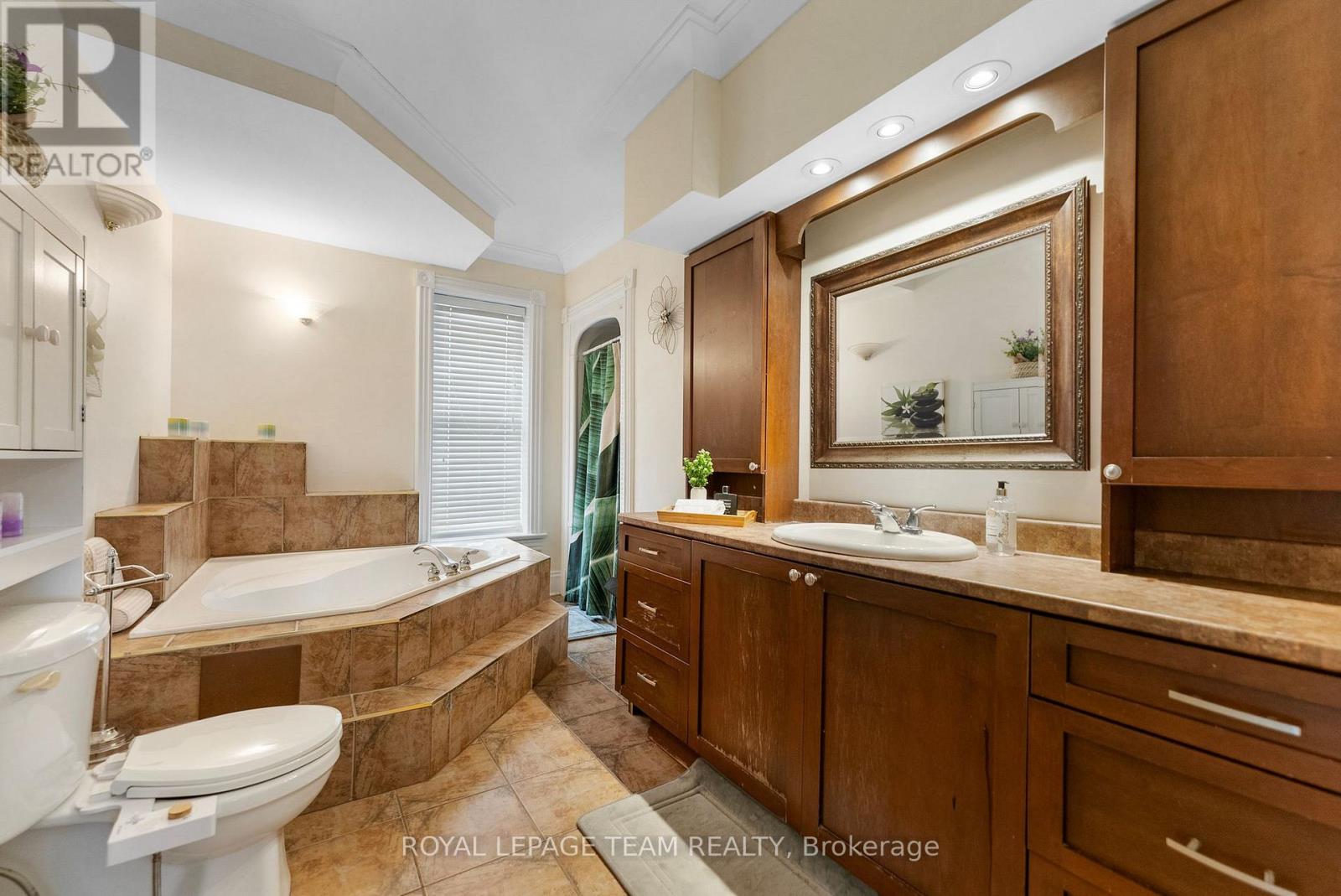 Photo 21 of 174 Bruce Street, Renfrew ON
