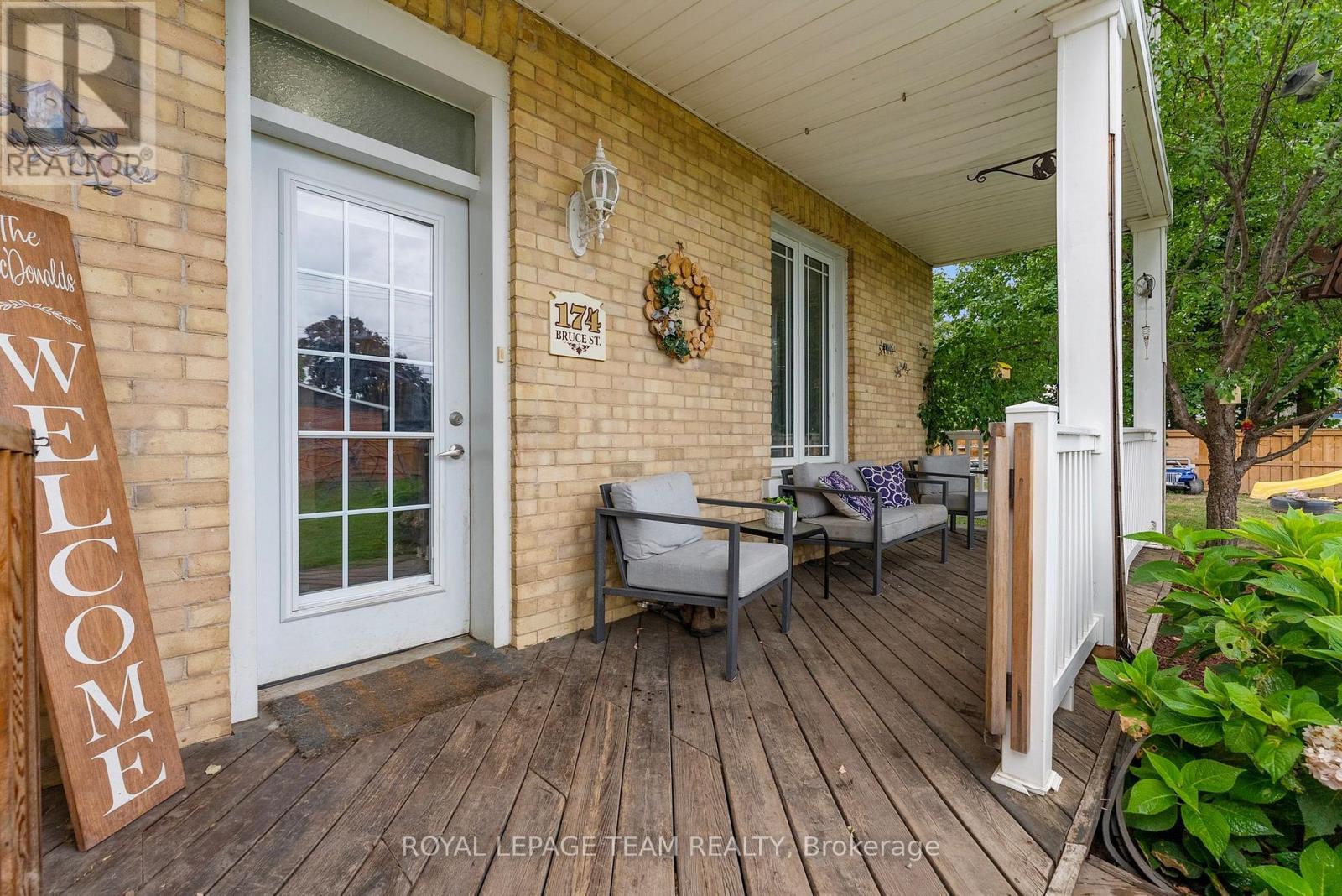 Photo 3 of 174 Bruce Street, Renfrew ON