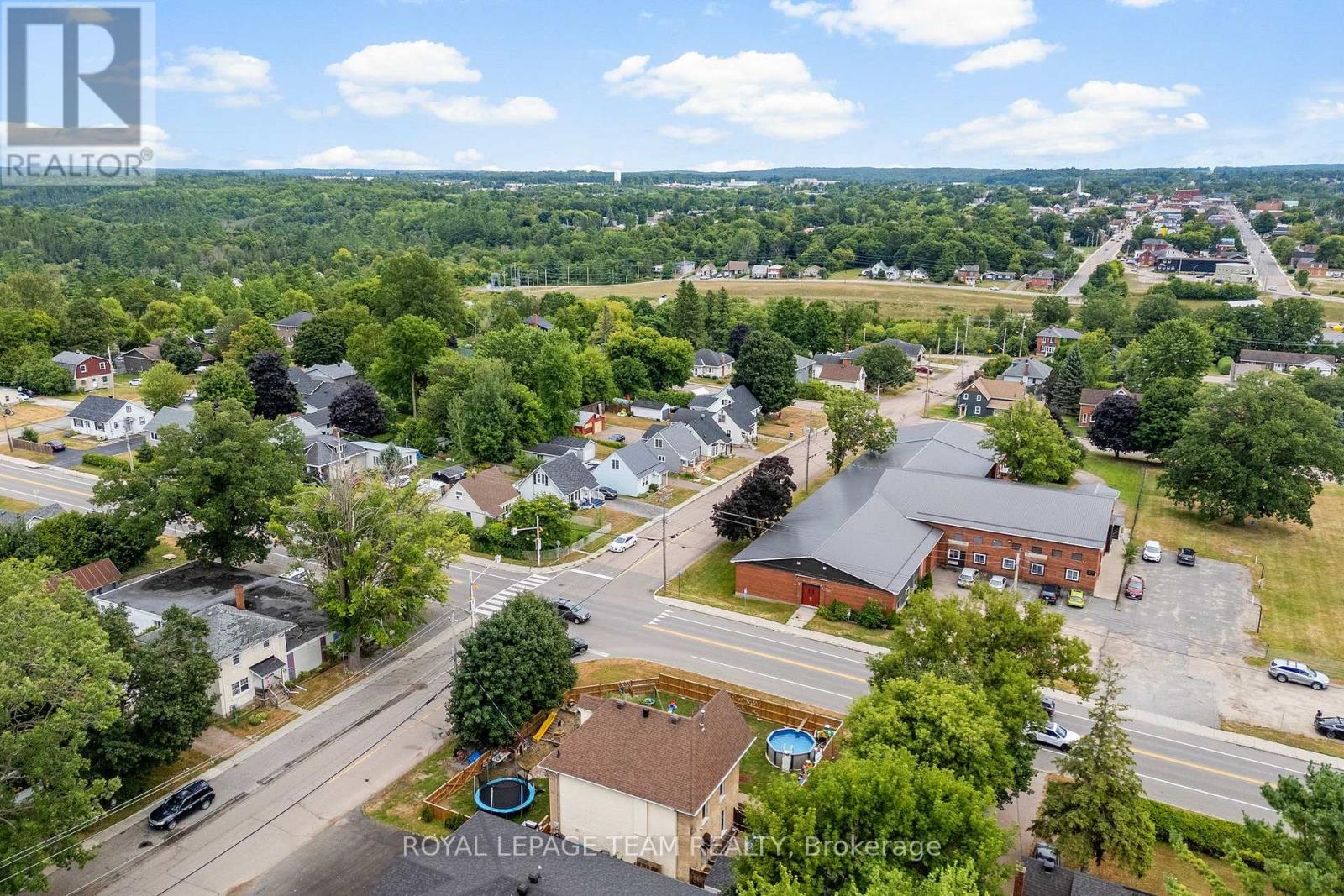 Photo 10 of 174 Bruce Street, Renfrew ON