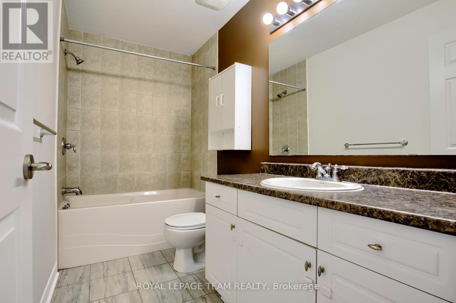 Photo 18 of 3867 Strandherd Drive, Ottawa ON
