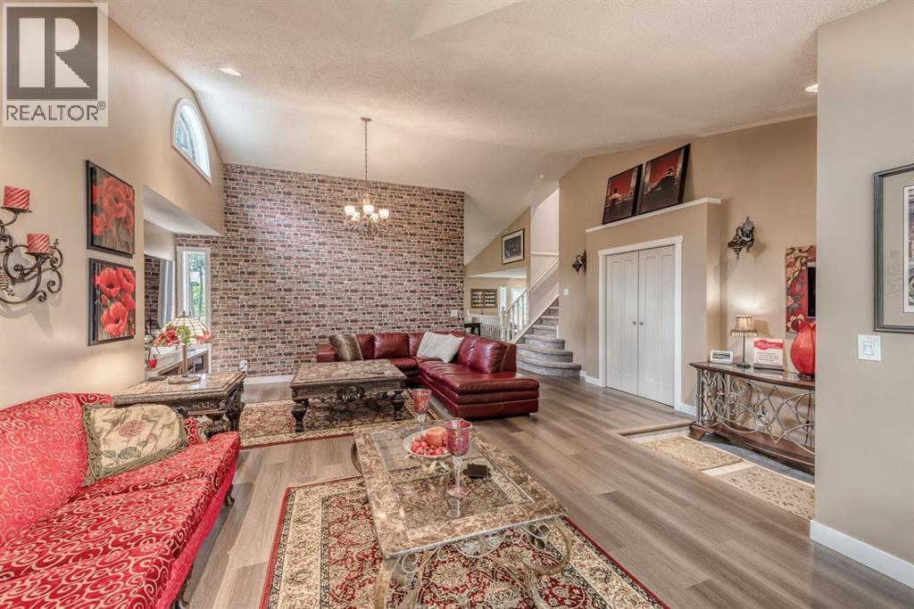 162 Shannon Hill SW, Calgary, Alberta