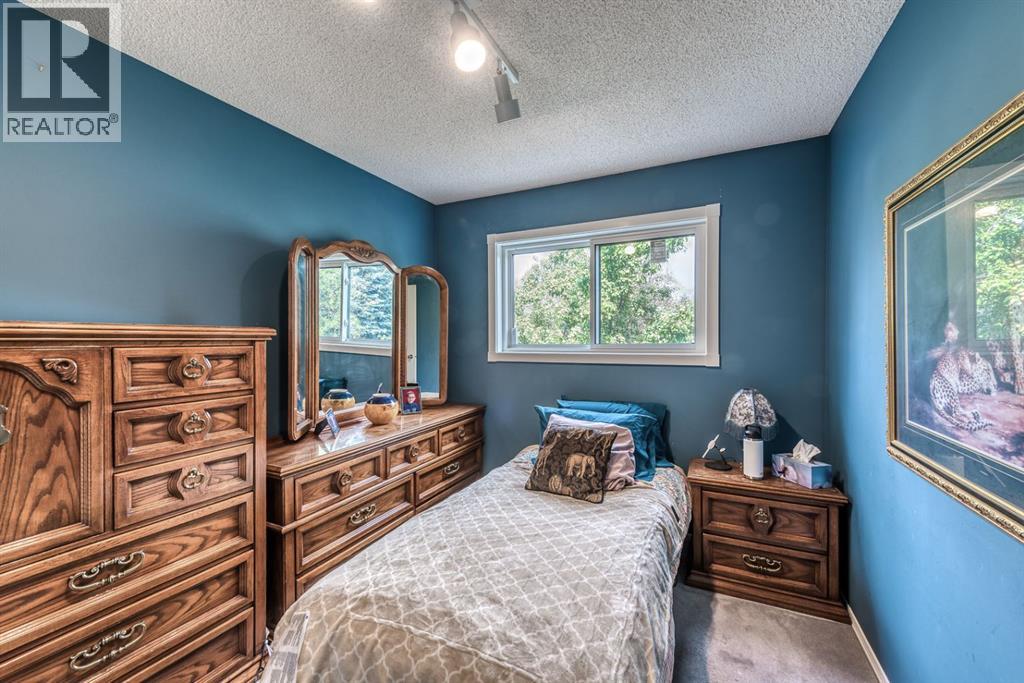 Single Family House for Sale in  Shannon Hill SW Shawnessy Calgary 