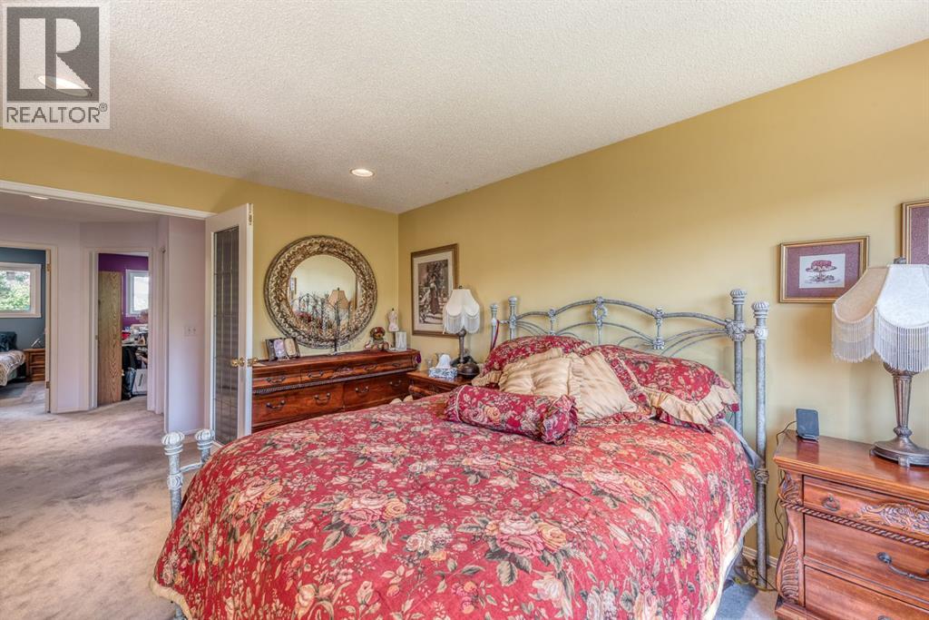 Single Family House for Sale in  Shannon Hill SW Shawnessy Calgary 